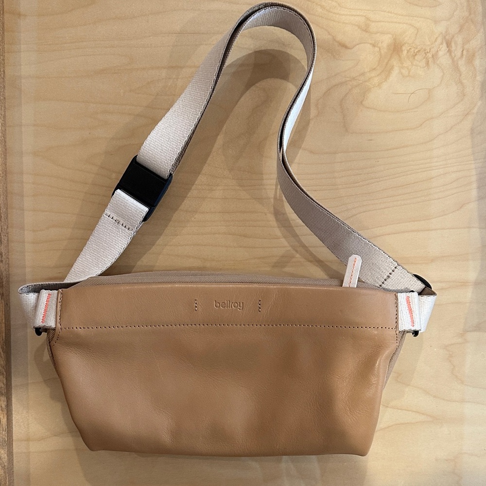 Bellroy Sling Mini Premium Leather Edition